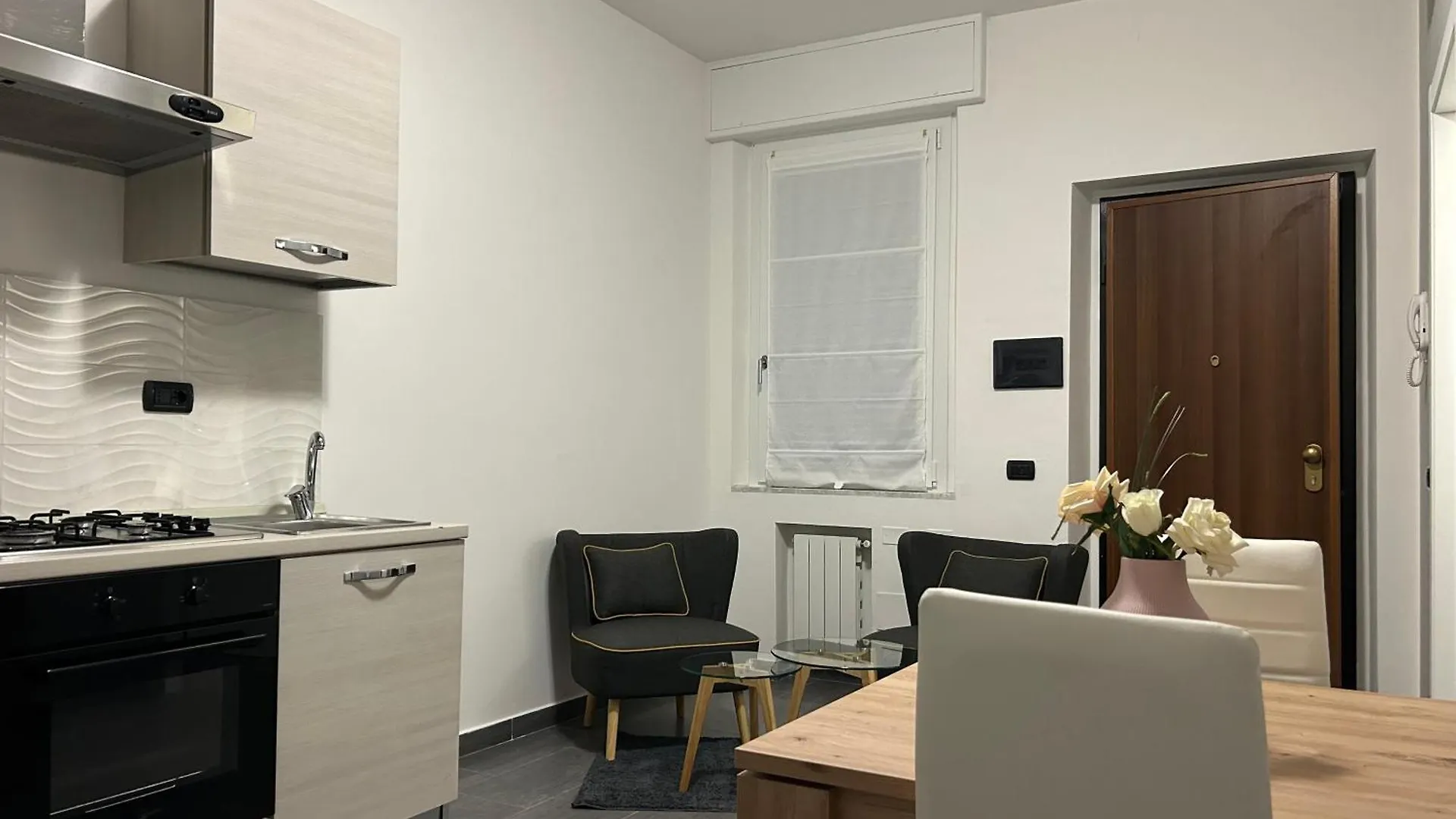 Caprotti 6 Apartment Magenta 0*,  Italy