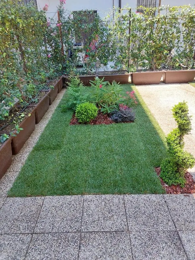 Apartamento Caprotti 6 Magenta