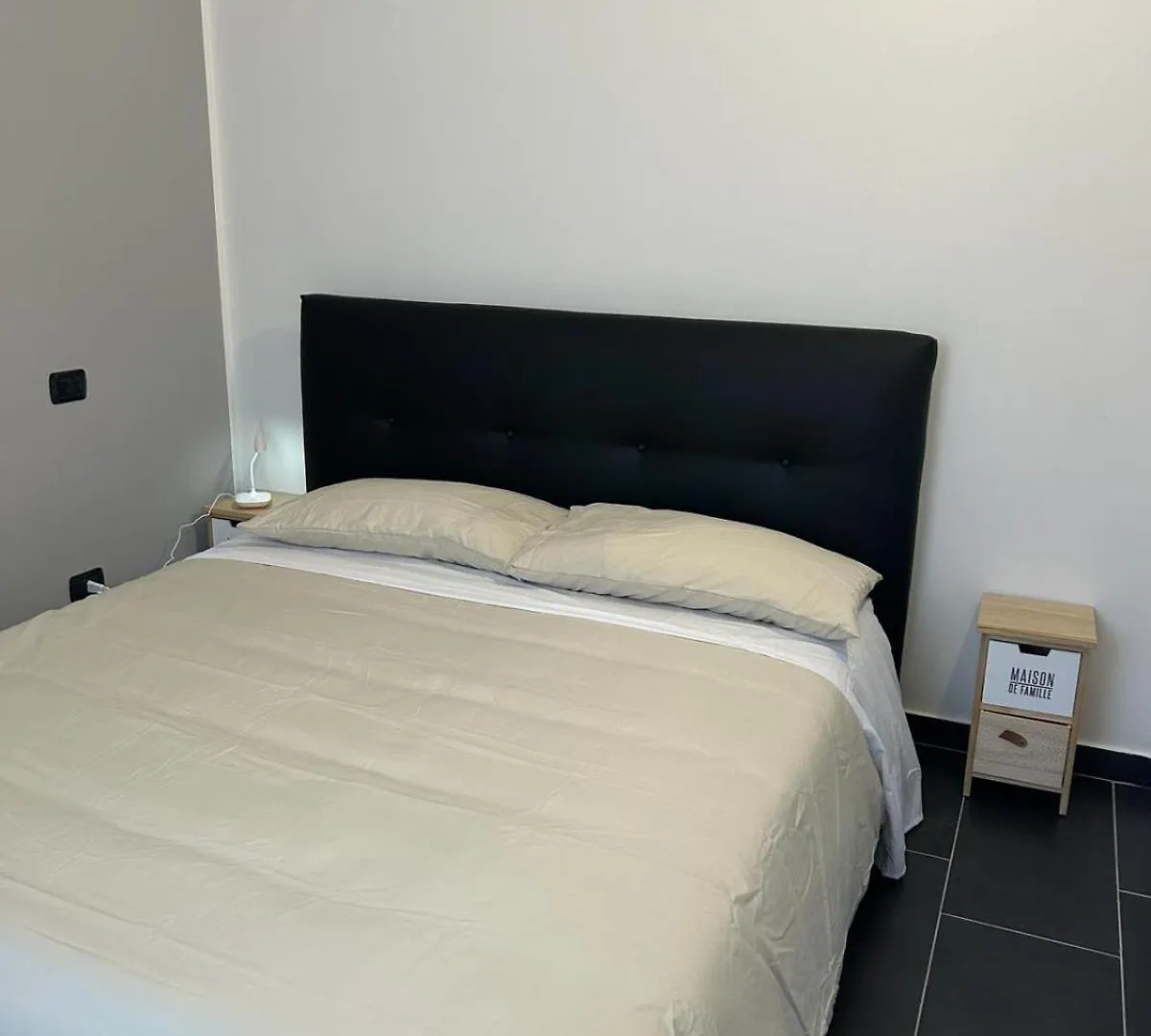 Apartamento Caprotti 6 Magenta