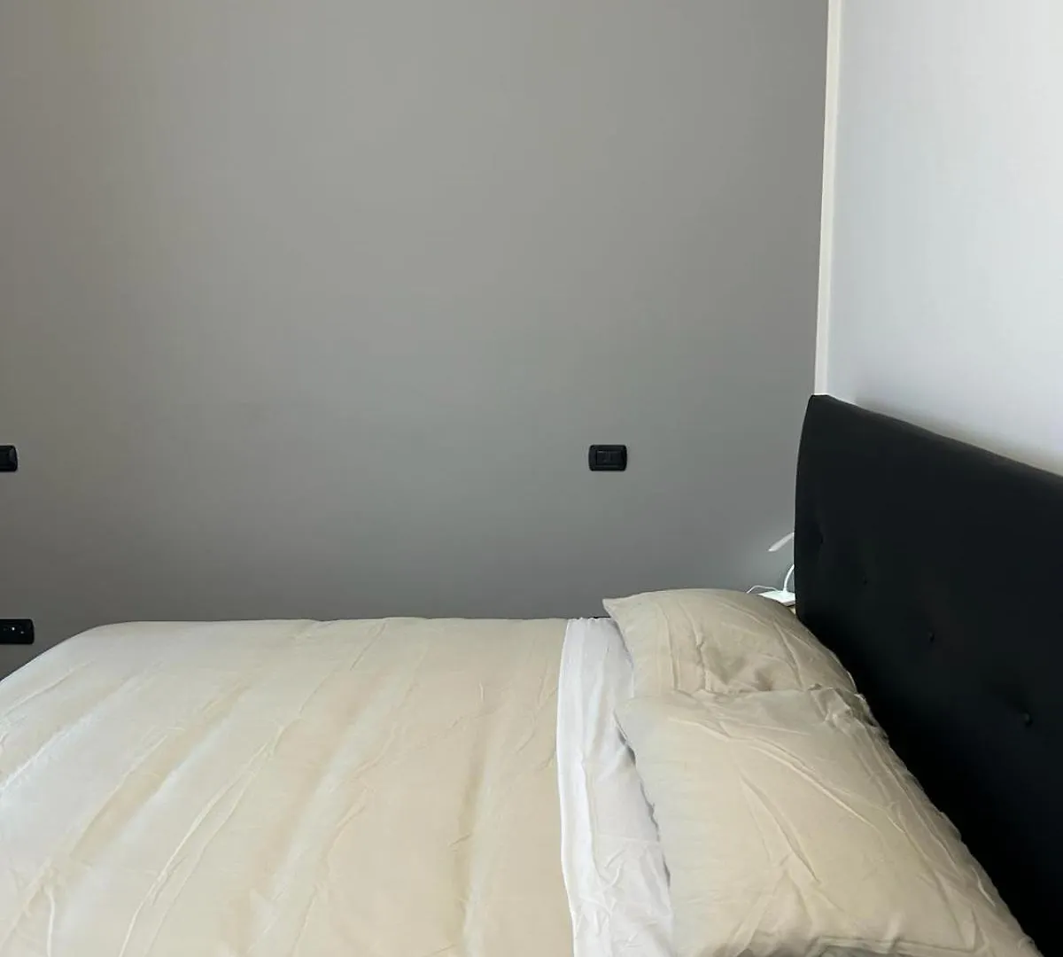 Apartamento Caprotti 6 Magenta